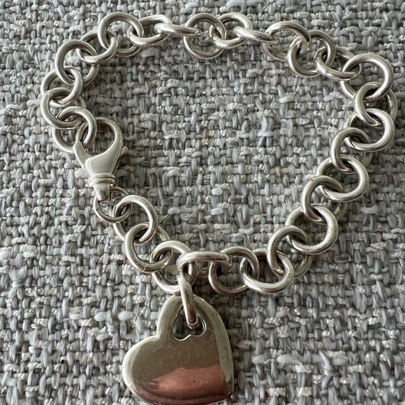 Chunky Silver Chain Heart Bracelet - Picture 1 of 1